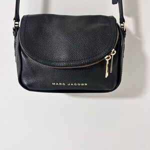 Marc Jacobs The Groove Leather Messenger Crossbody Bag. Looks New. Hardly Used